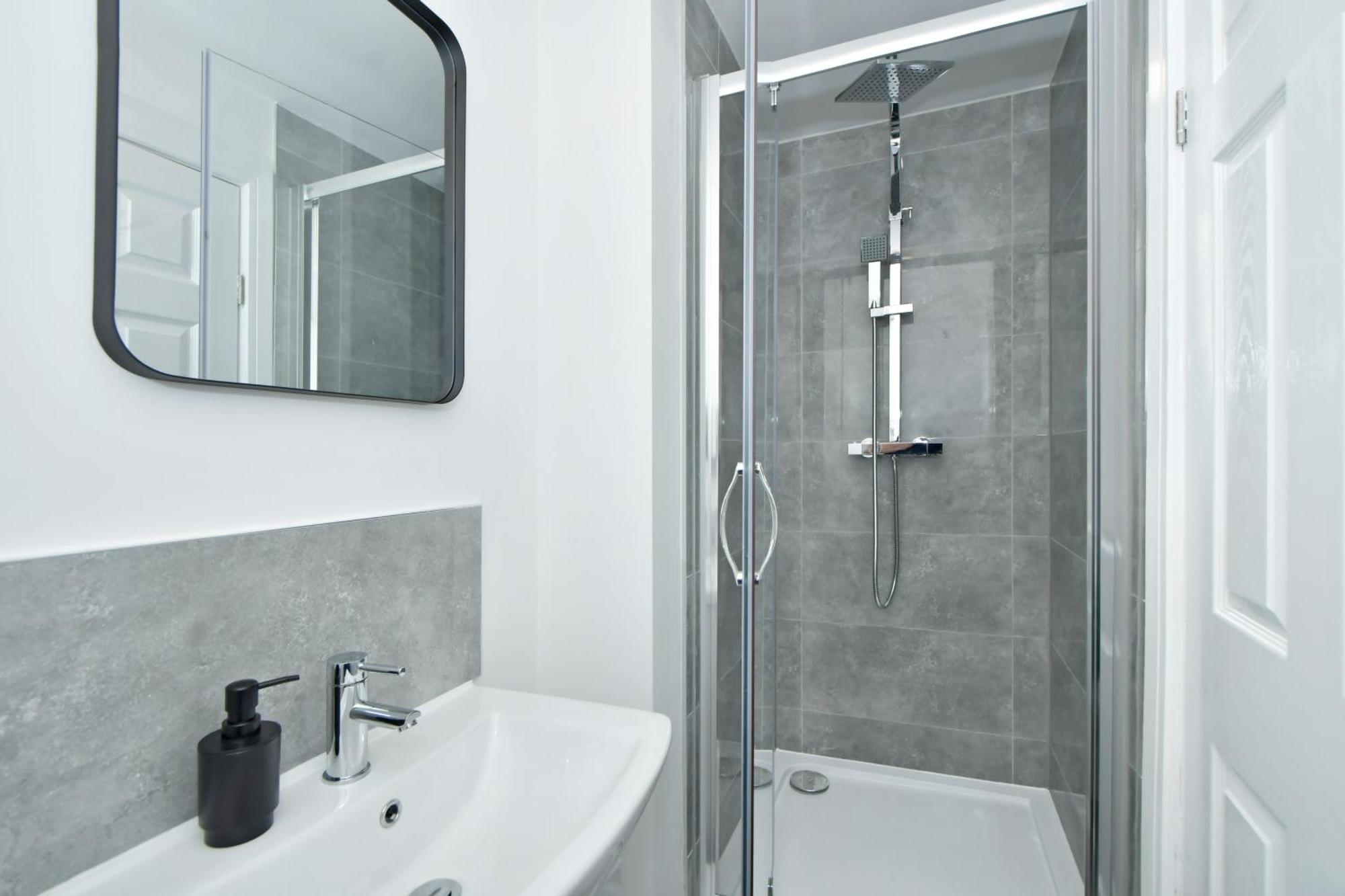 Sapphire Apartments By Yourstays - Luxury 2 Bedroom Apartments In Crewe Exterior foto